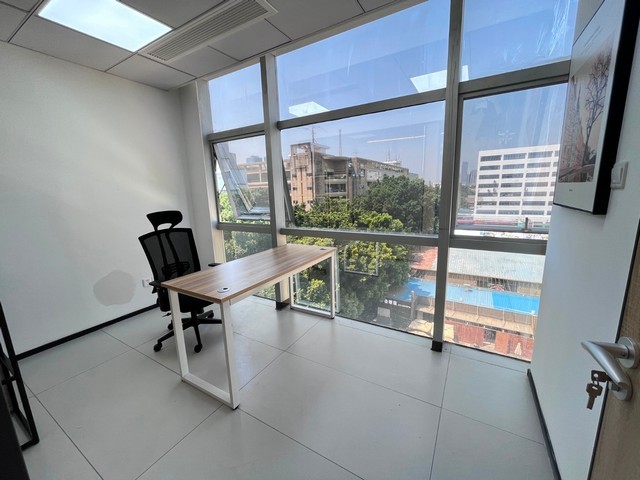 贸易公司仓库货物中转